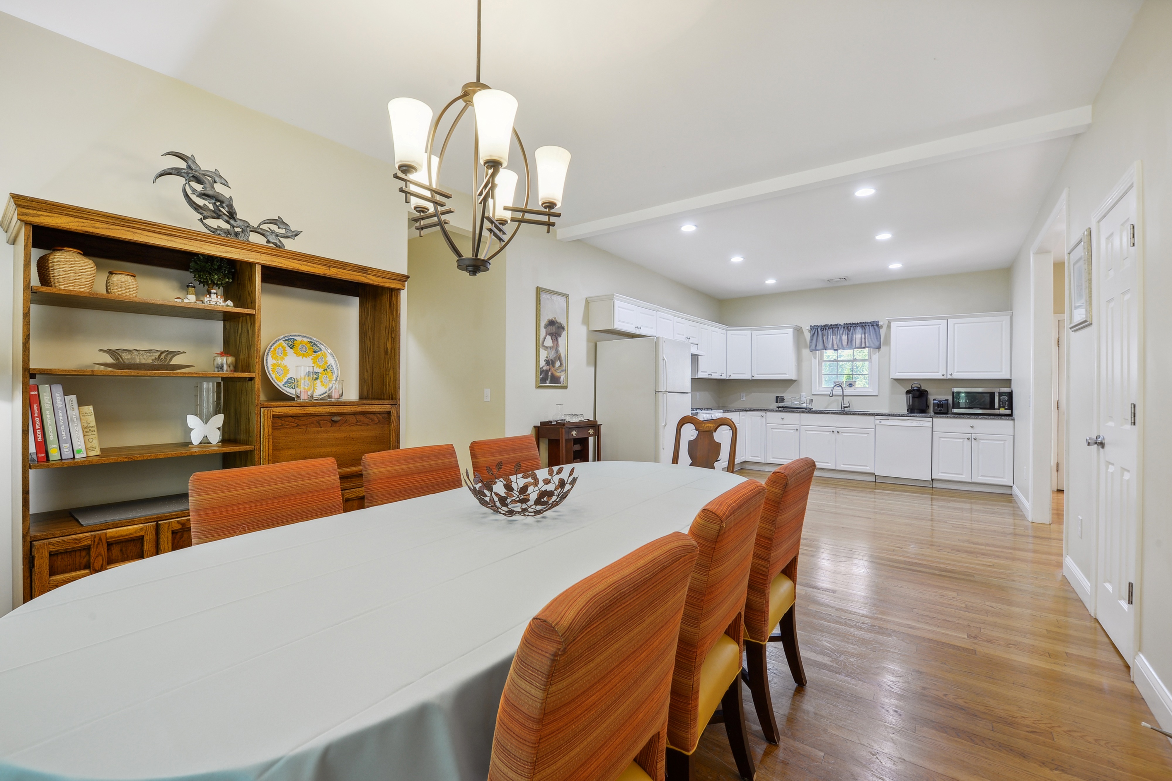 DININGROOM-KITCHEN-RESIZE-2MB